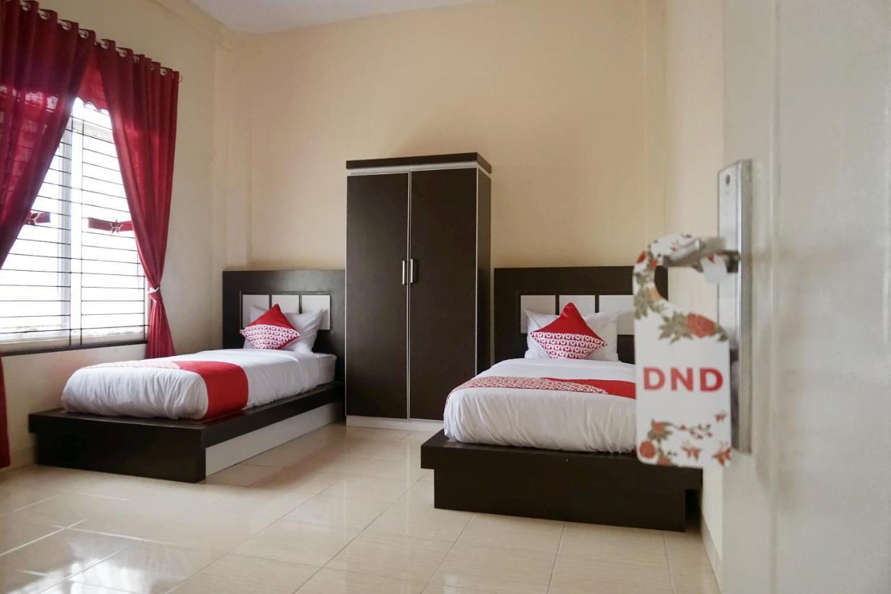 Oyo 1394 Rumaisa Homestay Syariah Pekanbaru Exterior photo
